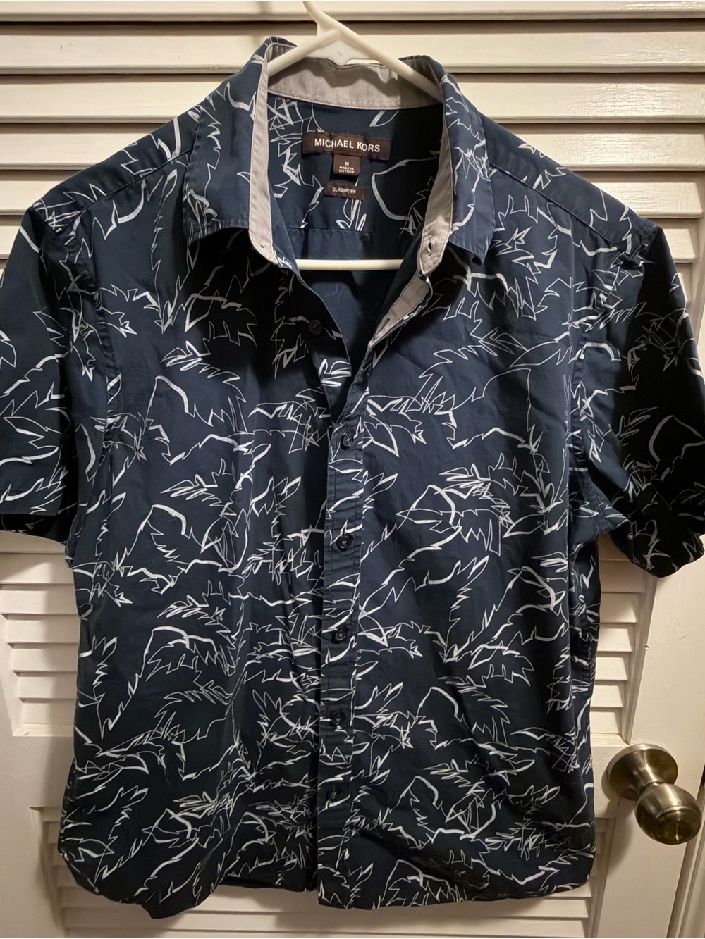 Michael Kors Men’s Navy Tropical Print Short-Sleeve Shirt Medium